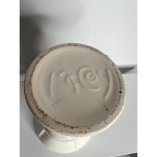 8" Vintage McCoy Pottery Vase Ivory Fluted Handles Signed