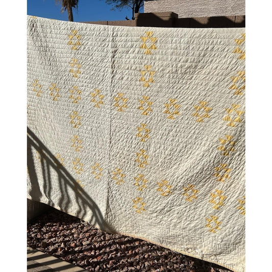 1911 Vintage Yellow & White Springtime Quilt
