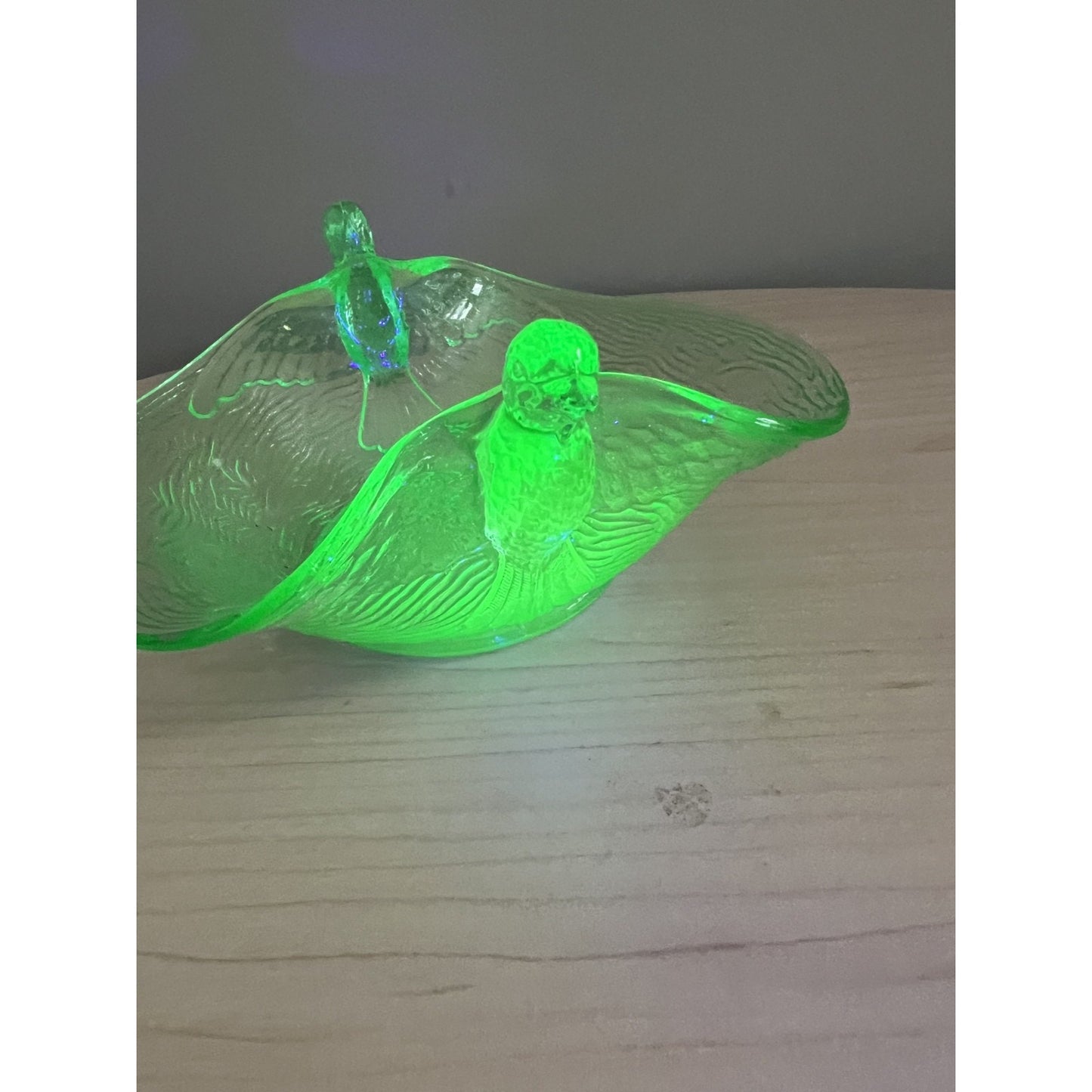 Vintage Birds In Flight Dugan Diamond Bowl Depression Uranium Glass GLOWS