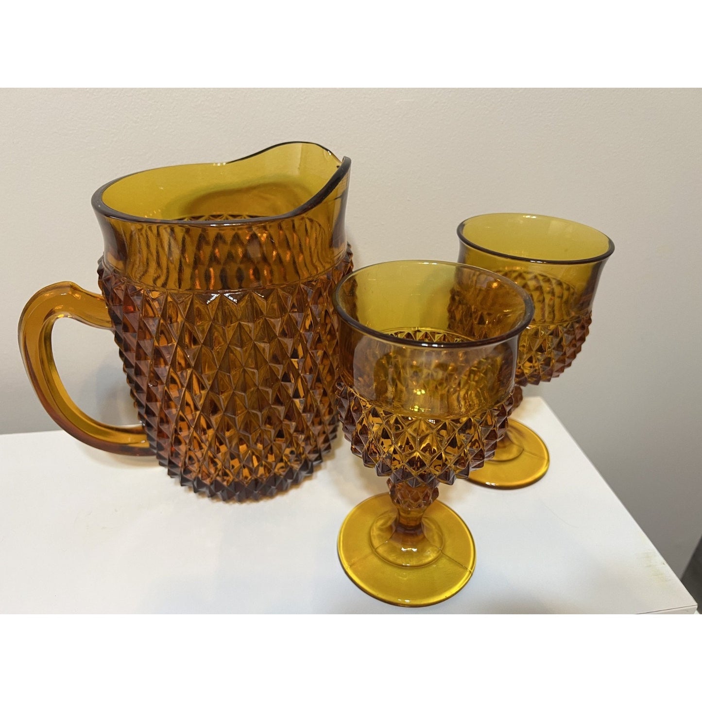 Vintage Indiana Glass Diamond Point Amber Heavy 52 Oz 7 5/8” Pitcher & 2 Goblets