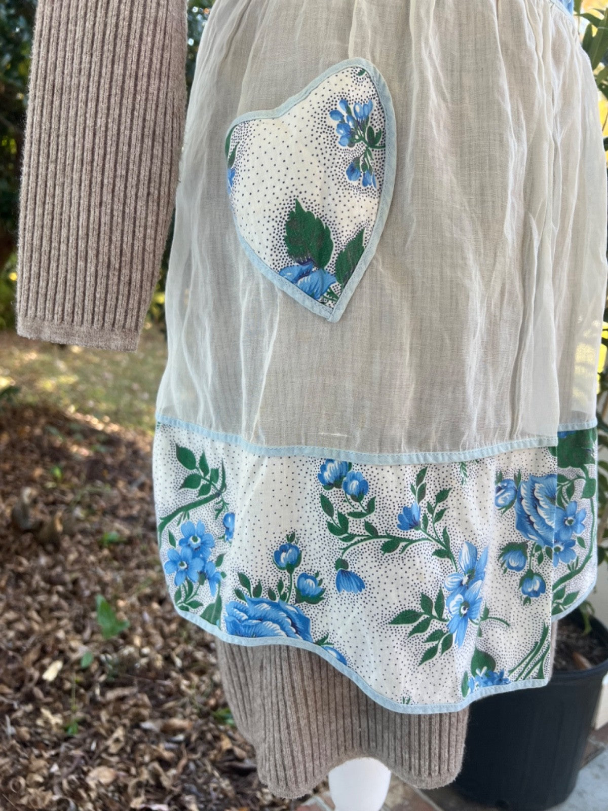 Vintage Blue Floral Half Apron with Heart Pocket, GORGEOUS!