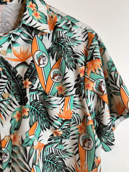 Buc-ees Floral Hawaiian Button Shirt Men’s S/M Beaver Palm Trees Surfboards