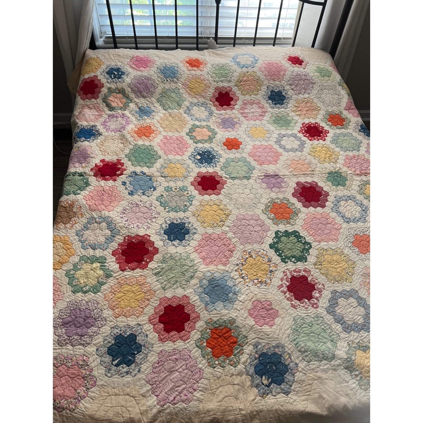 1930's Grandmother's Flower Garden Antique Quilt 80x79