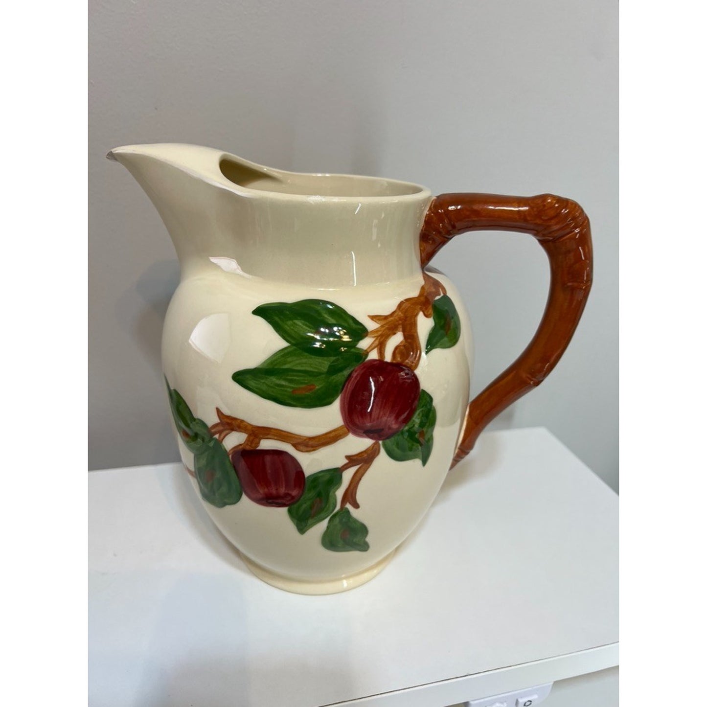 Vintage Franciscan Apple Water Pitcher 64 Oz With Ice Lip. Chipped spout