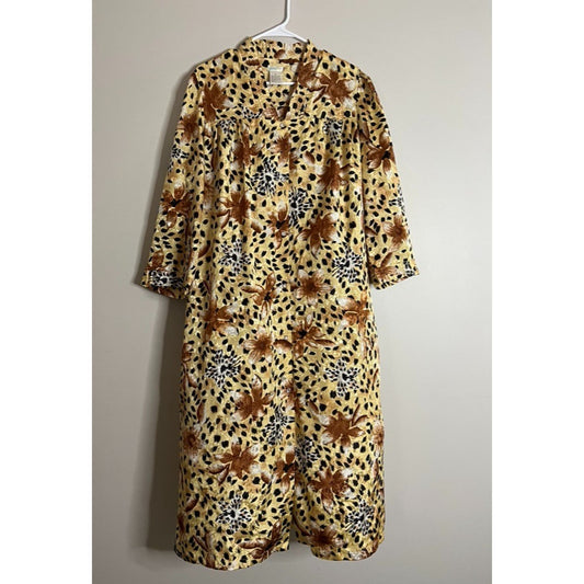 Simply Basic Leopard Print Snap Front Housecoat House Dress Robe Sz Medium Roper