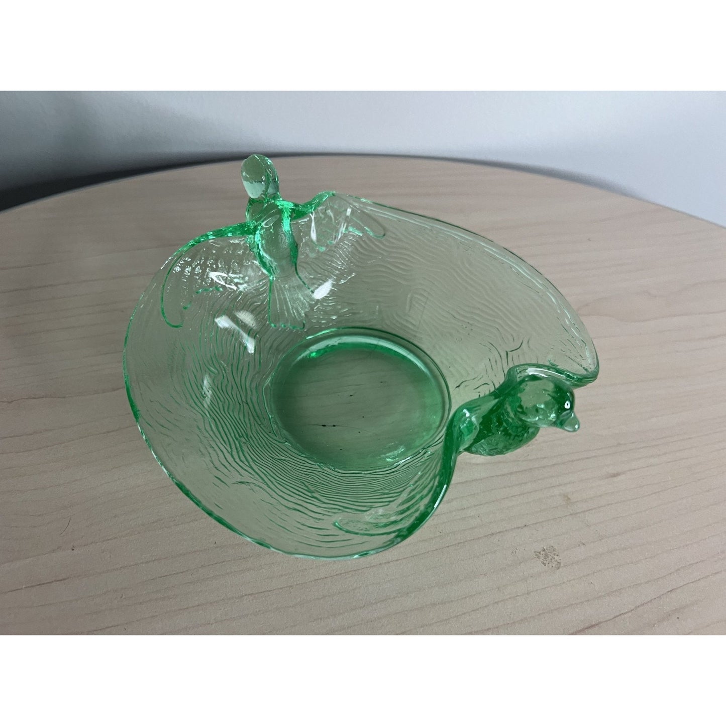 Vintage Birds In Flight Dugan Diamond Bowl Depression Uranium Glass GLOWS
