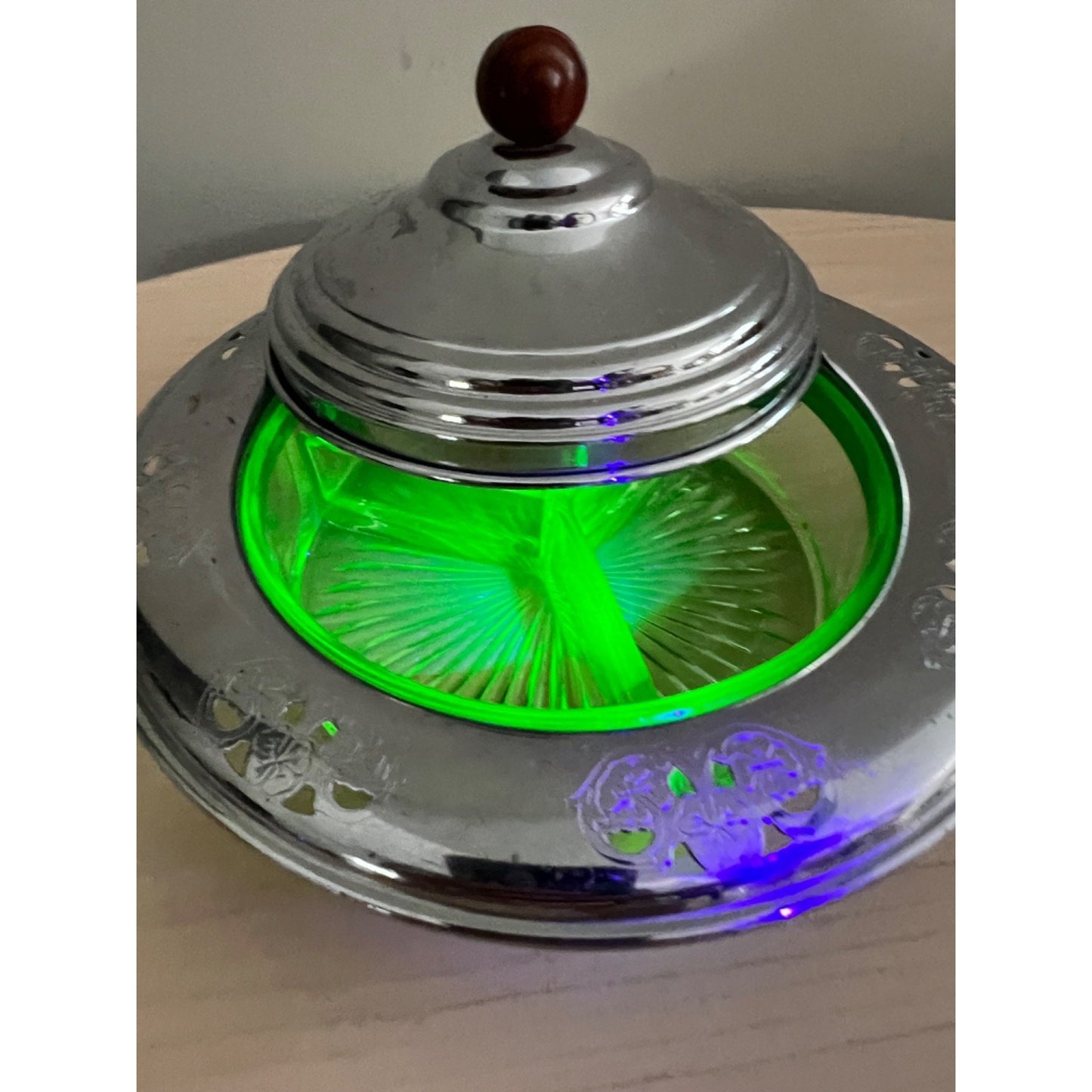 Vintage Uranium Green Vaseline Glass Divided Relish Dish w Lid Bakelite Handle