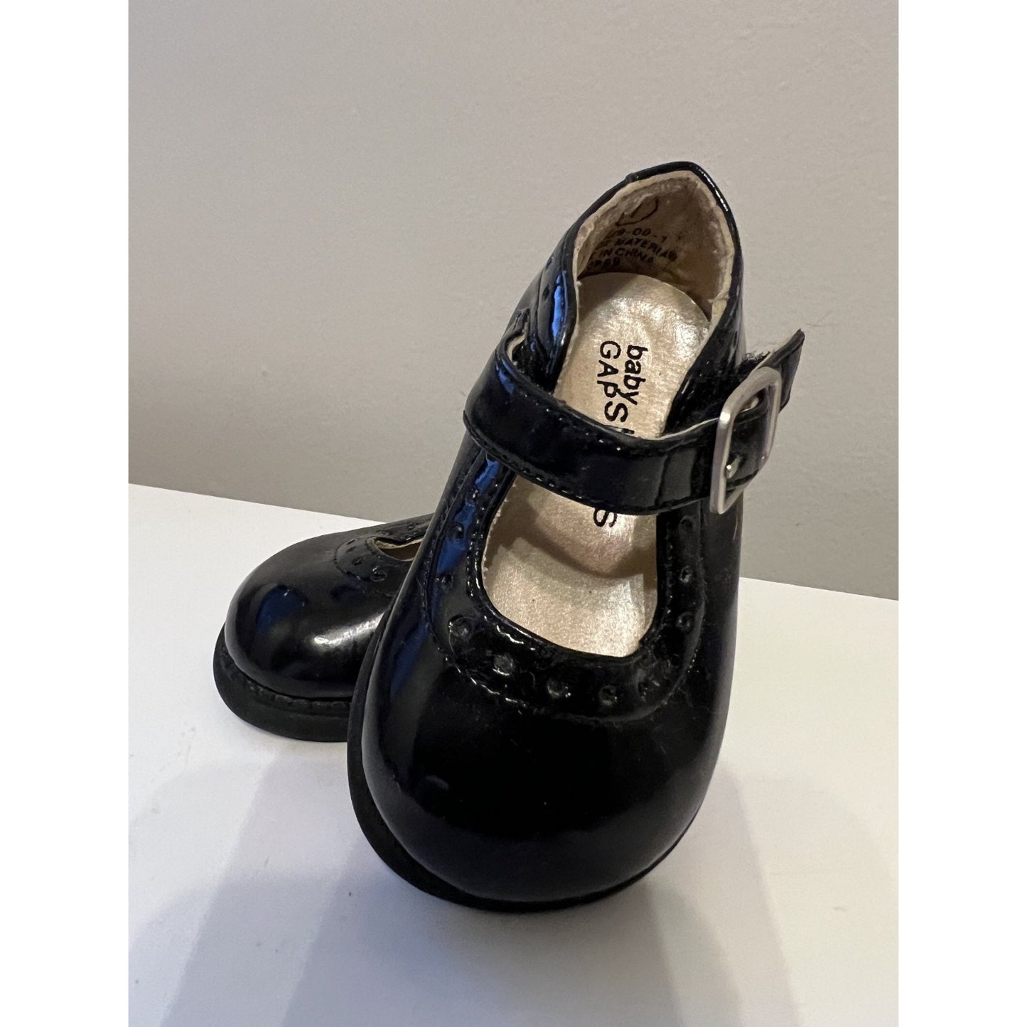Baby Gap Vintage Infant Black Patent Mary Janes sz 1 Y2K