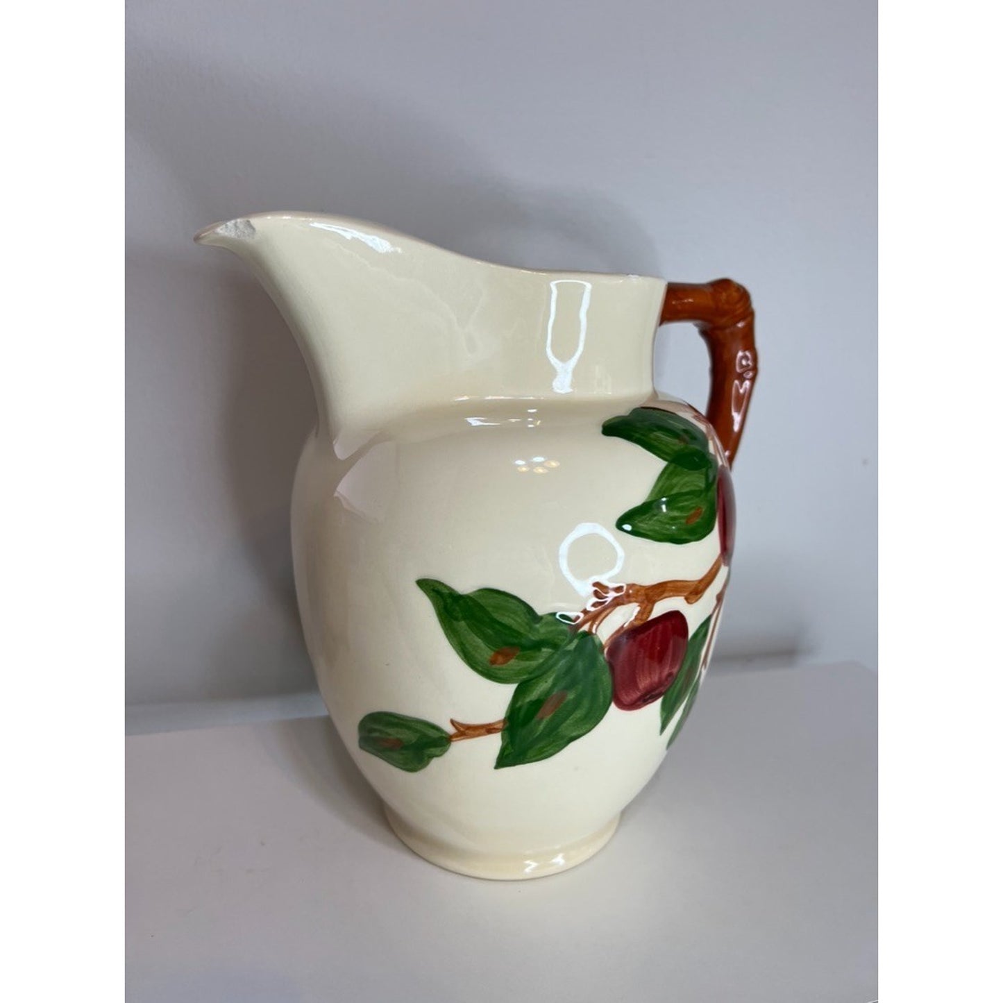 Vintage Franciscan Apple Water Pitcher 64 Oz With Ice Lip. Chipped spout