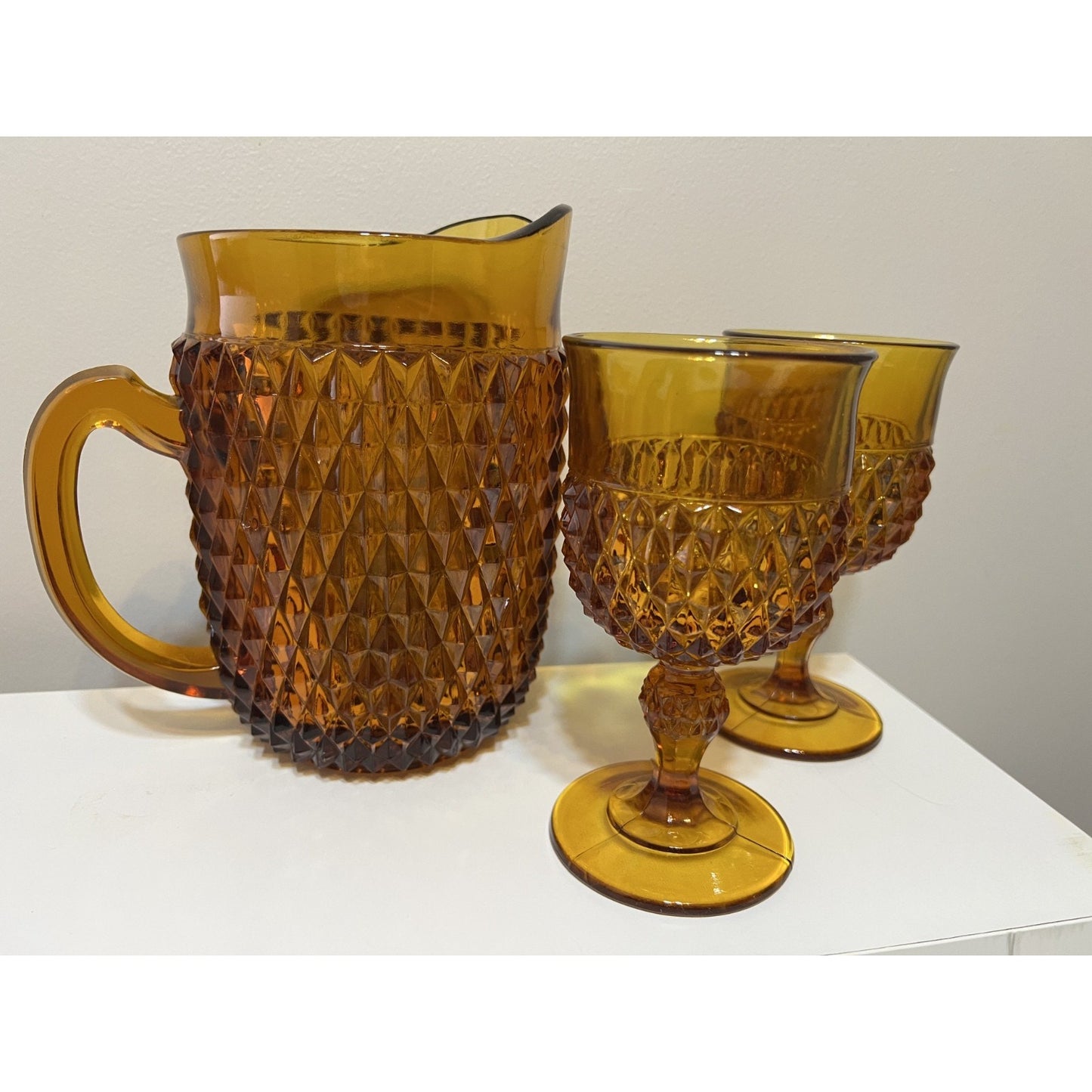 Vintage Indiana Glass Diamond Point Amber Heavy 52 Oz 7 5/8” Pitcher & 2 Goblets