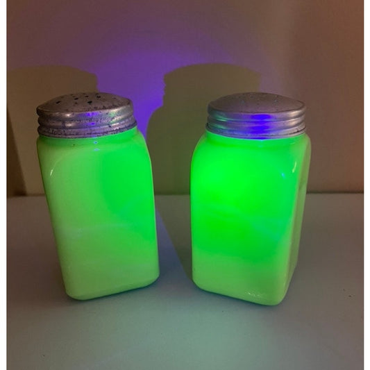 1930s McKee Uranium Jadeite Glass Salt Pepper Shakers Original Lids Vintage GLOWS