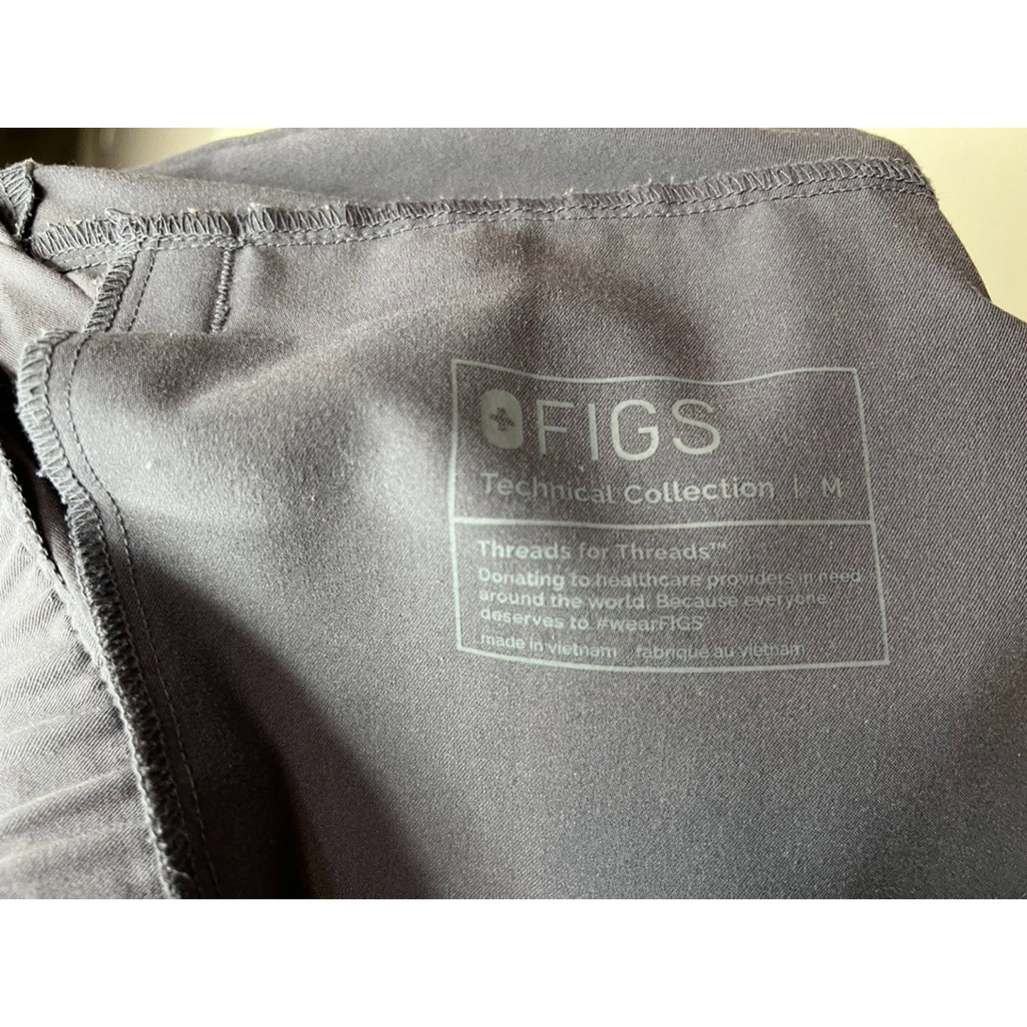 Mens FIGS Technical Collection Gray Scrubs Top V-Neck Medium & Free FIGS Jogger