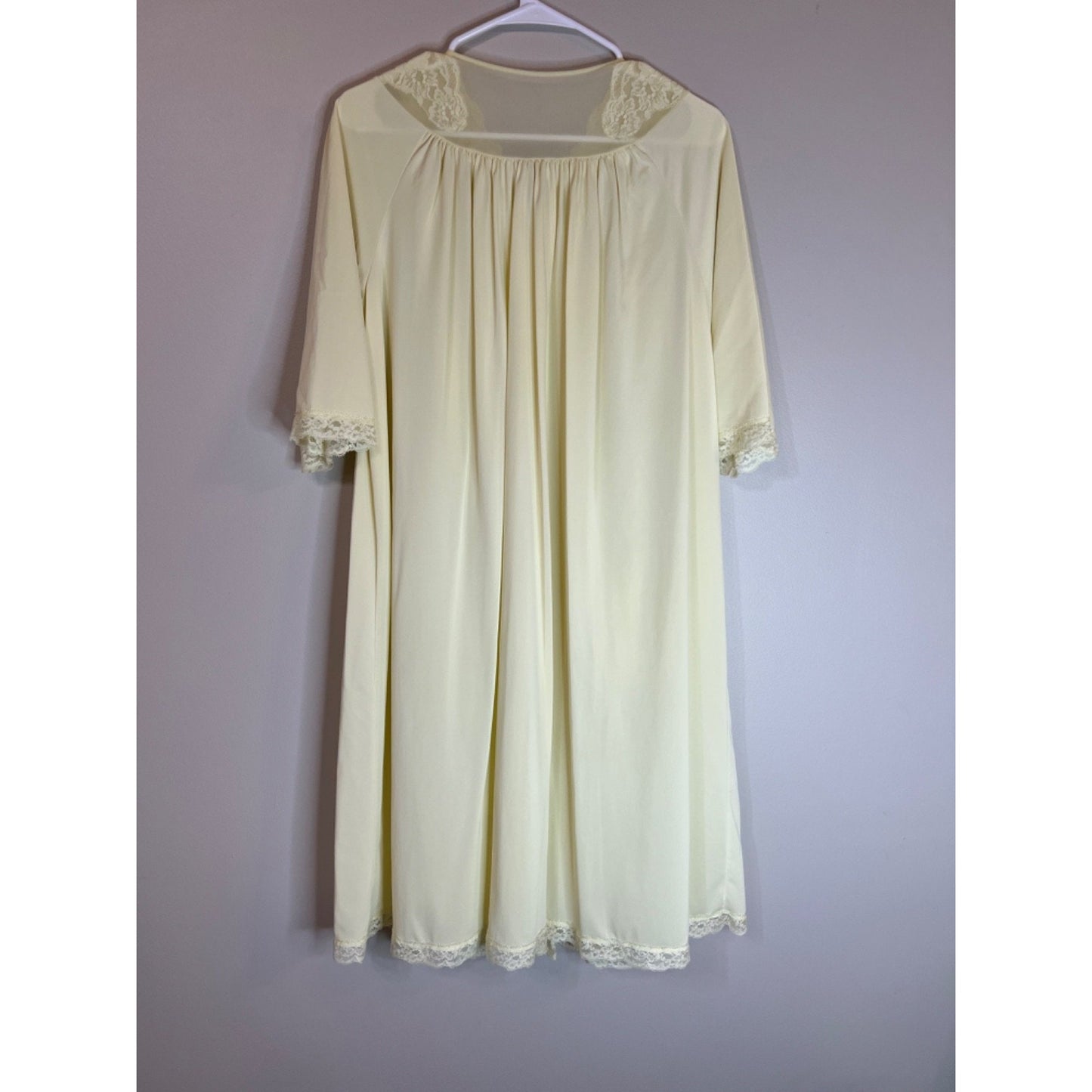 Shadowline Robe Yellow Nylon Button Front Embroidered Lace Pocket Vtg
