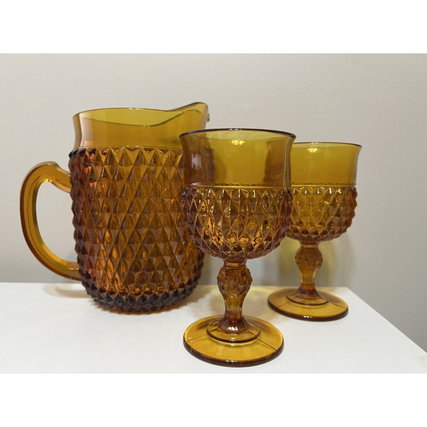 Vintage Indiana Glass Diamond Point Amber Heavy 52 Oz 7 5/8” Pitcher & 2 Goblets