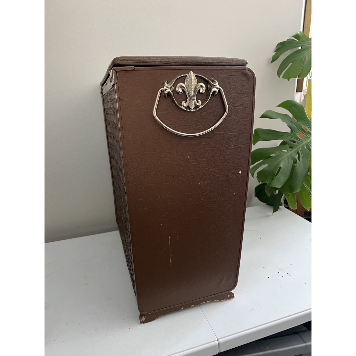 Vintage Pearl-Wick Laundry Hamper Wicker Black Gold MCM Hollywood Regency Retro