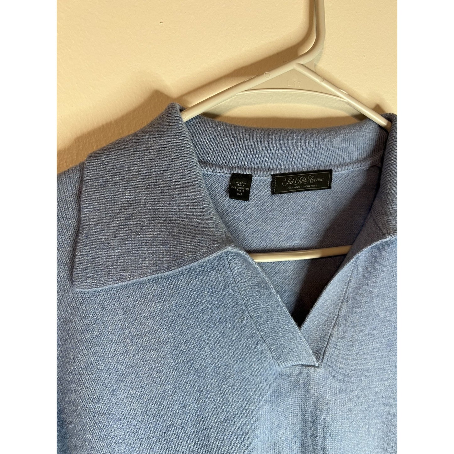 Saks Fifth Avenue Sweater Womens Small Blue 100% Cashmere V-neck Pullover