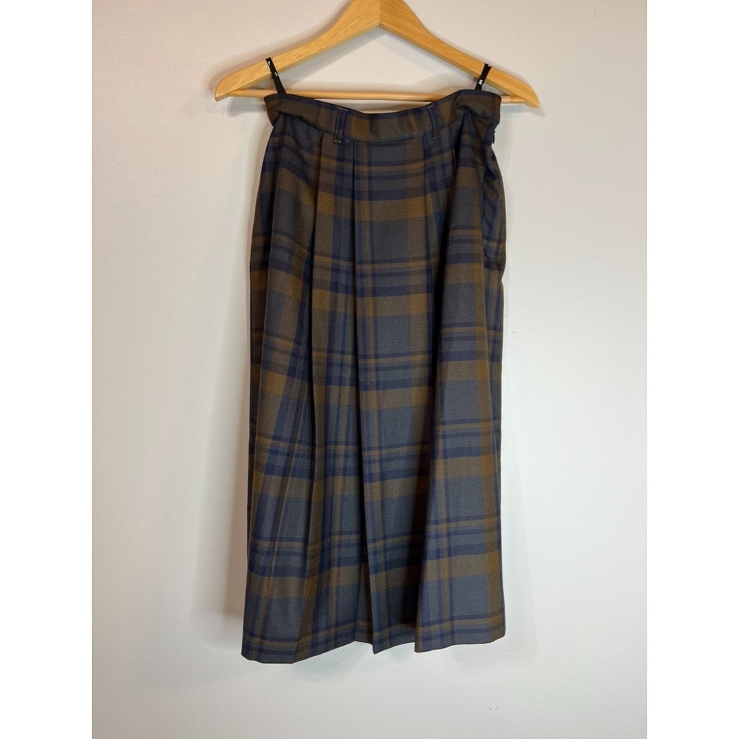 Windsor Loden Frey Skirt Women Size 40 100% Lambs wool Tartan Plaid Made Germany