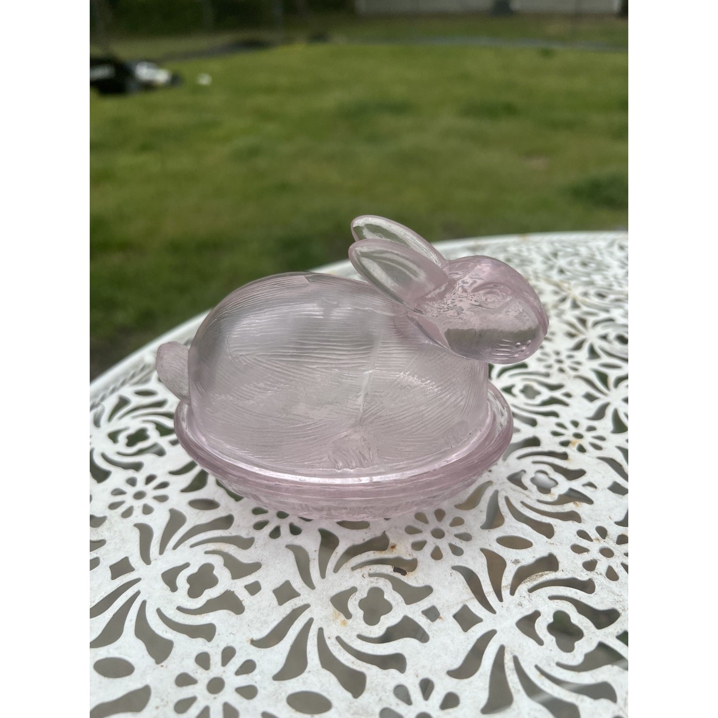 Vintage Bunny Rabbit On A Nest Pink Glass L E Smith Collectible Basket Easter