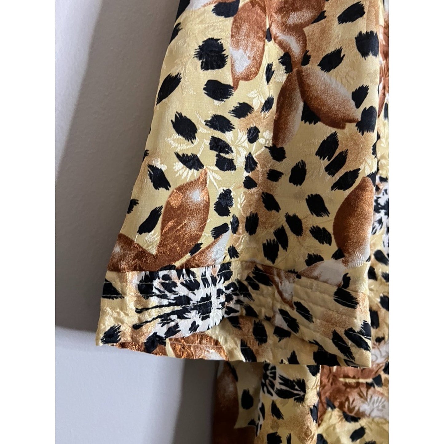 Simply Basic Leopard Print Snap Front Housecoat House Dress Robe Sz Medium Roper
