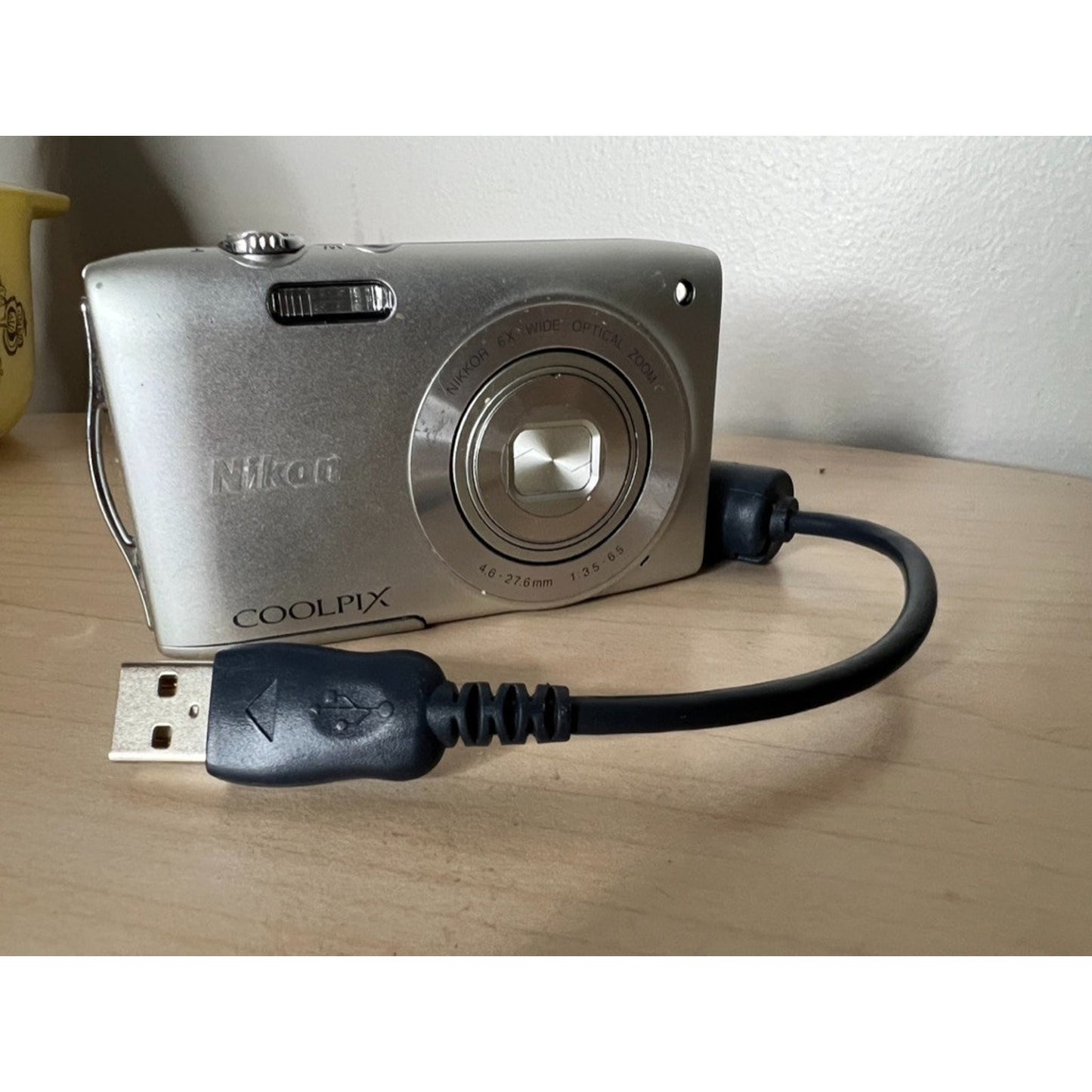 Nikon COOLPIX S3200 Silver Compact Digital Camera 16MP 6x Zoom 2.7in USB