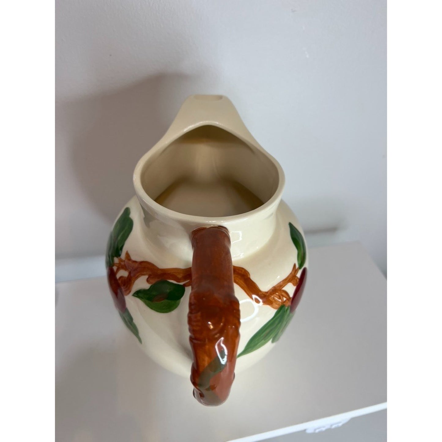 Vintage Franciscan Apple Water Pitcher 64 Oz With Ice Lip. Chipped spout