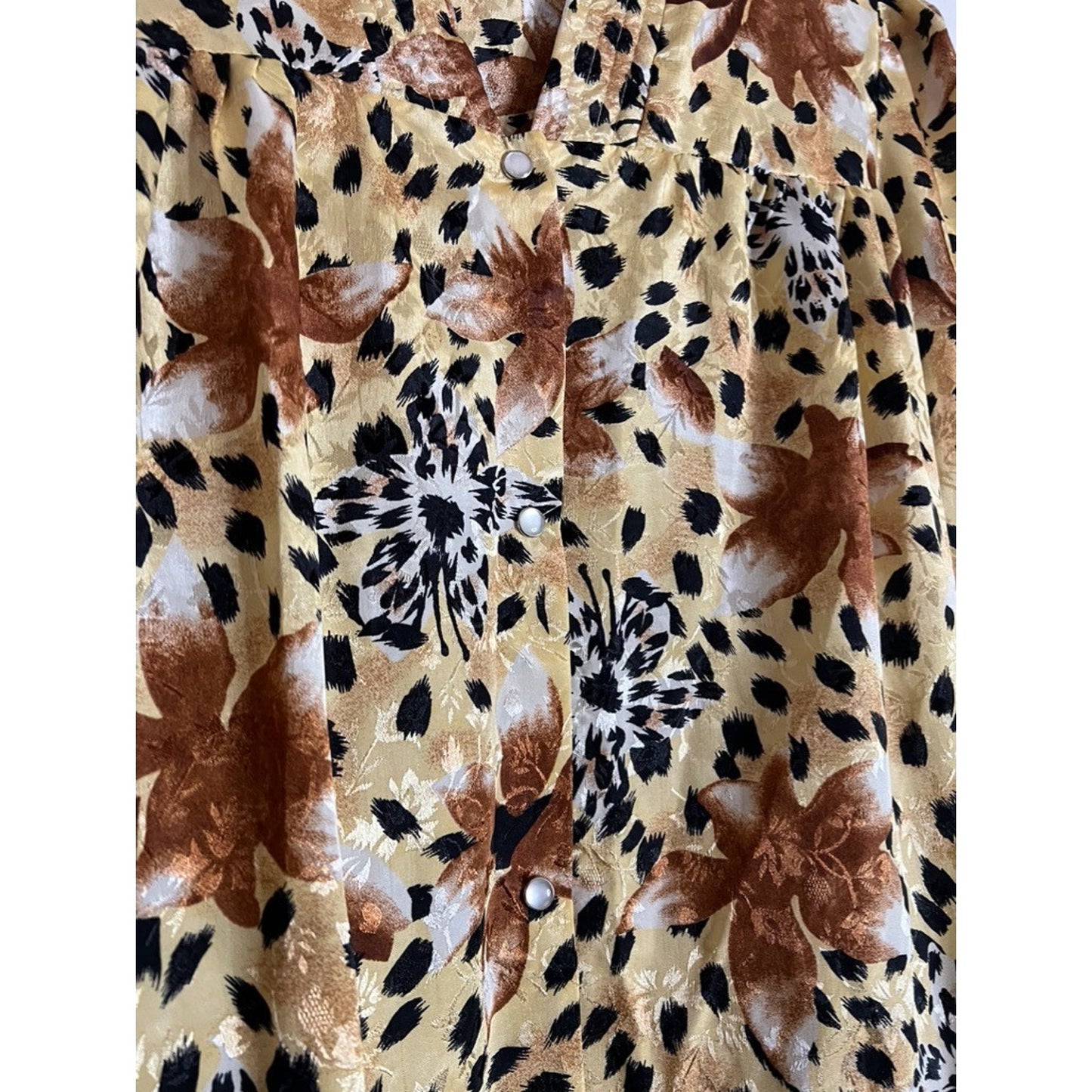 Simply Basic Leopard Print Snap Front Housecoat House Dress Robe Sz Medium Roper