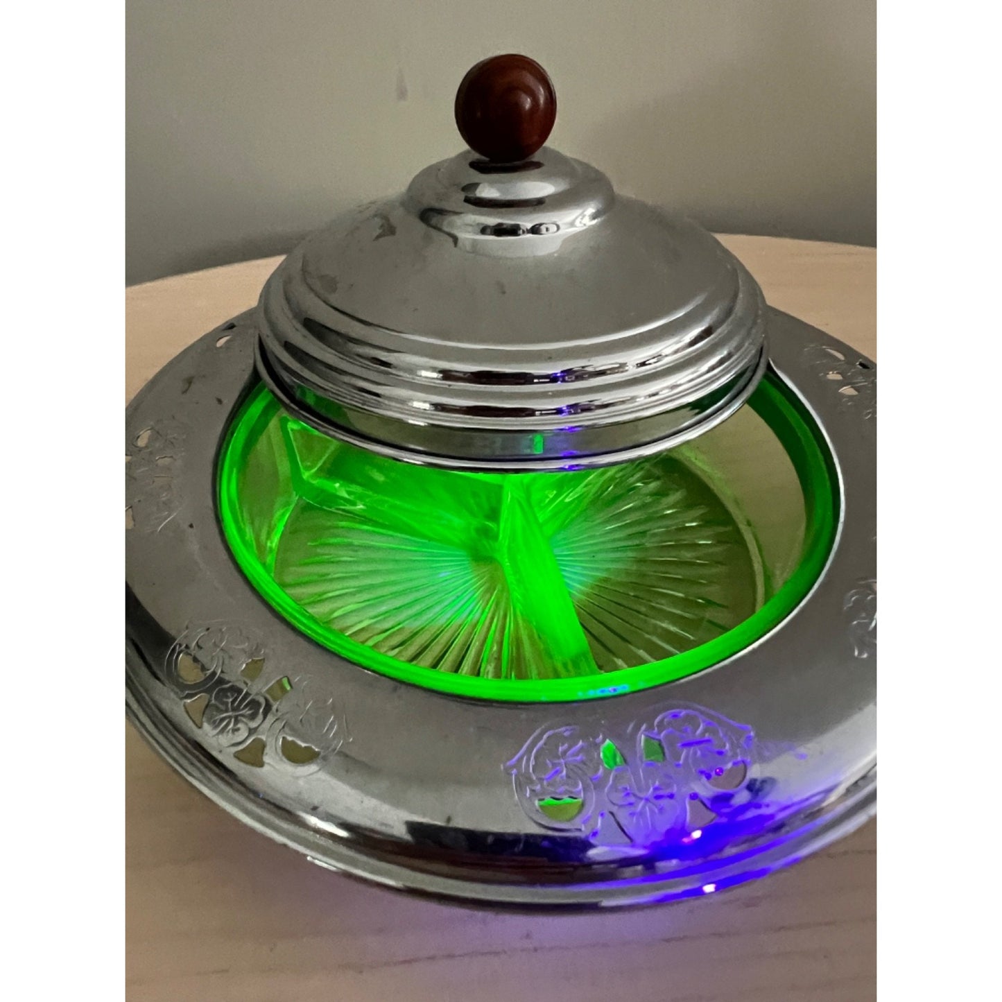 Vintage Uranium Green Vaseline Glass Divided Relish Dish w Lid Bakelite Handle