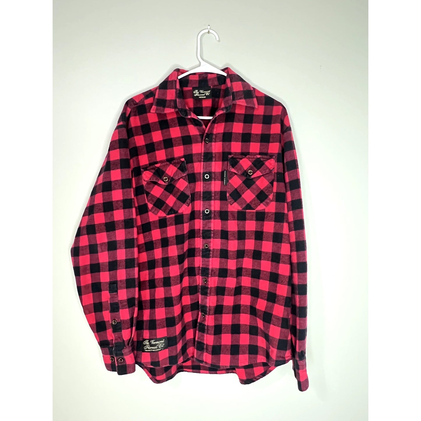 The Vermont Flannel Co Shirt Men Medium Red Buffalo Plaid Classic 2 Chest Pocket