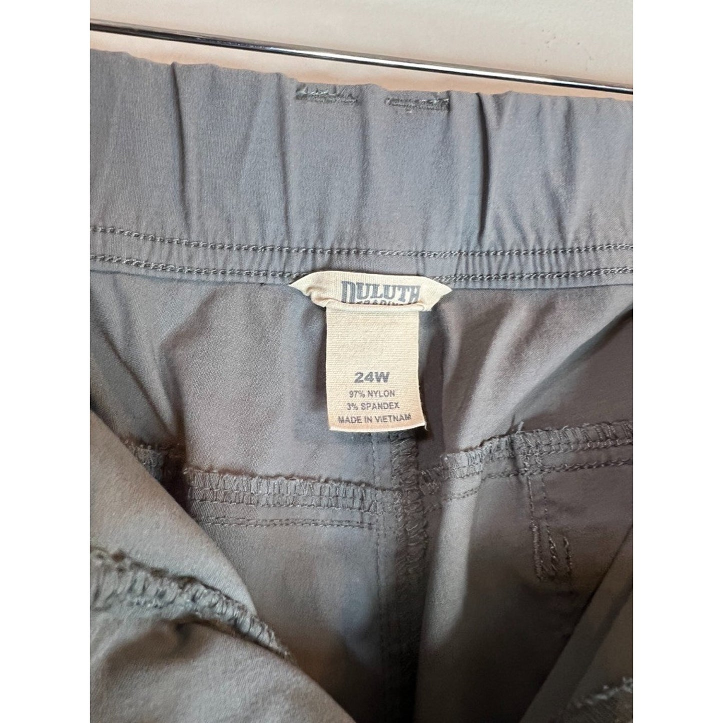 Duluth Trading Cargo Capri Pants Women 24W Dry on the Fly Stretch Nylon Hiking