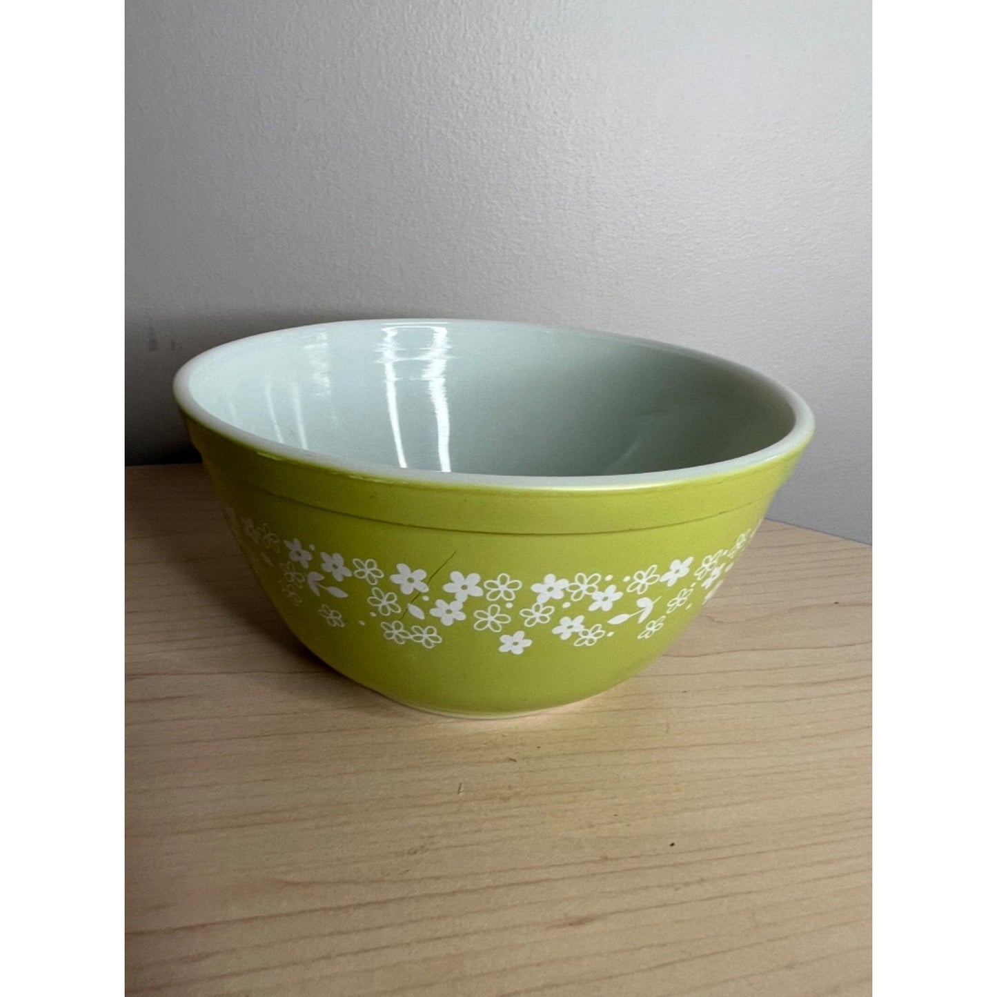 VTG 1970 Pyrex Lime Green Crazy Daisy Spring Blossom Mixing Bowl 402 1.5 Lot (1)