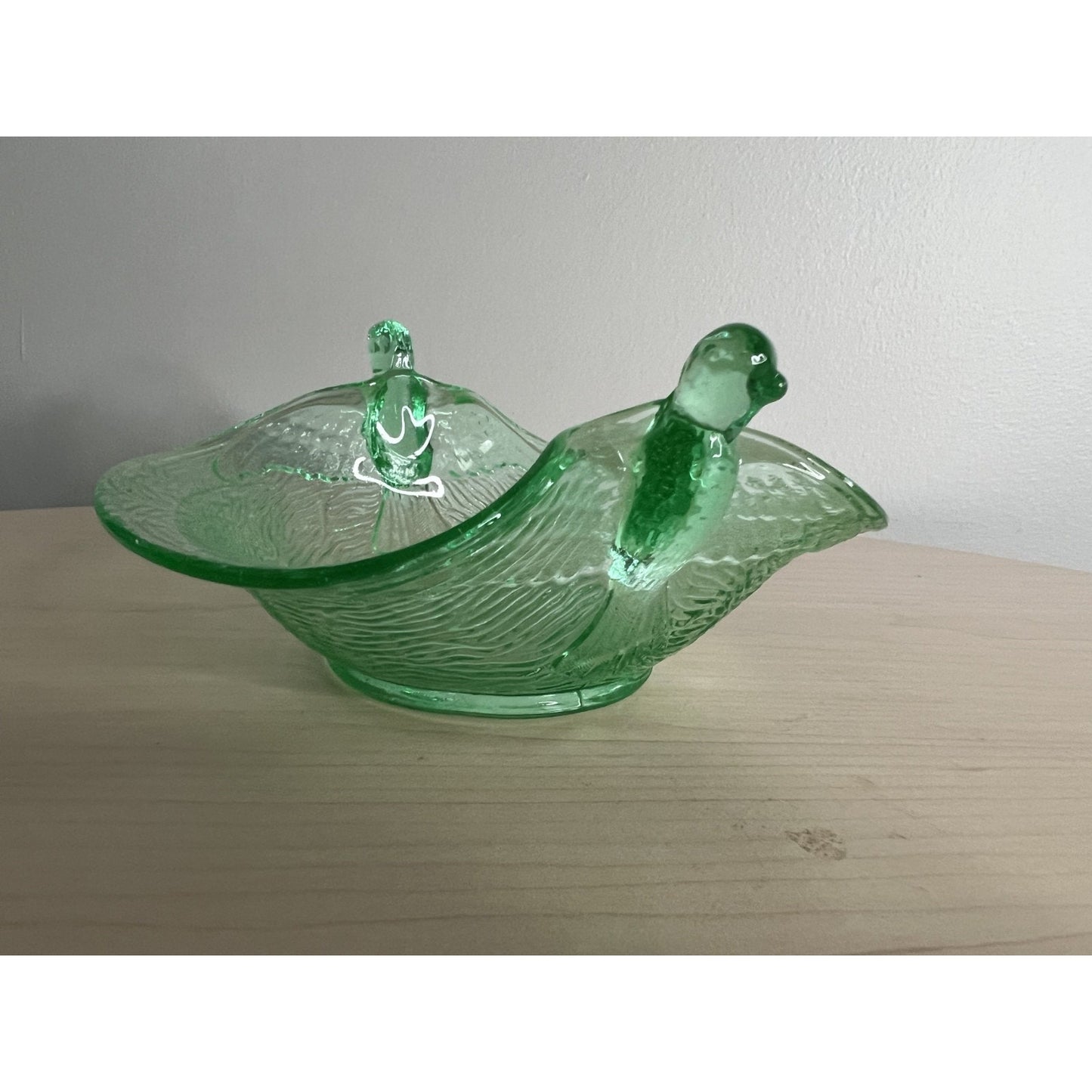 Vintage Birds In Flight Dugan Diamond Bowl Depression Uranium Glass GLOWS