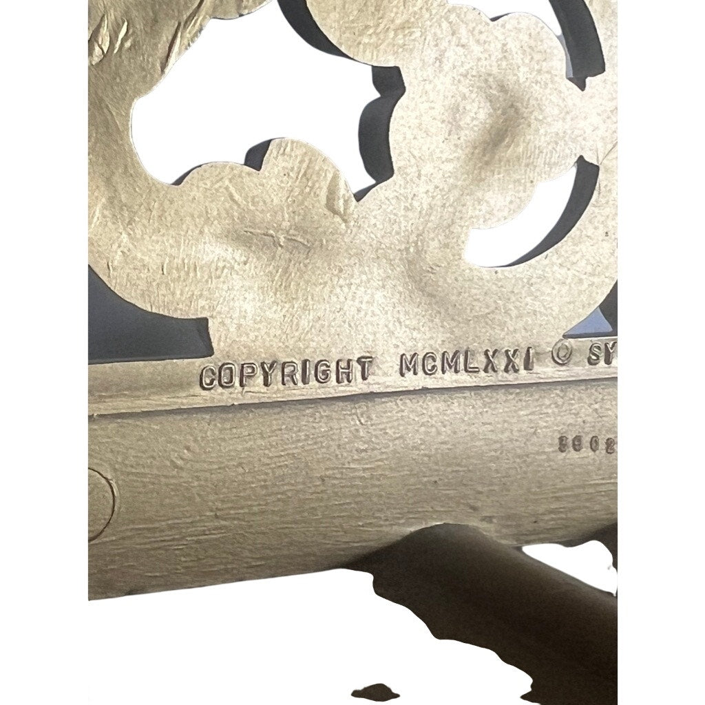 1971 Syroco 3602 Wall Mount Shadow Box Shelf mcmlxxi made usa gold color ornate