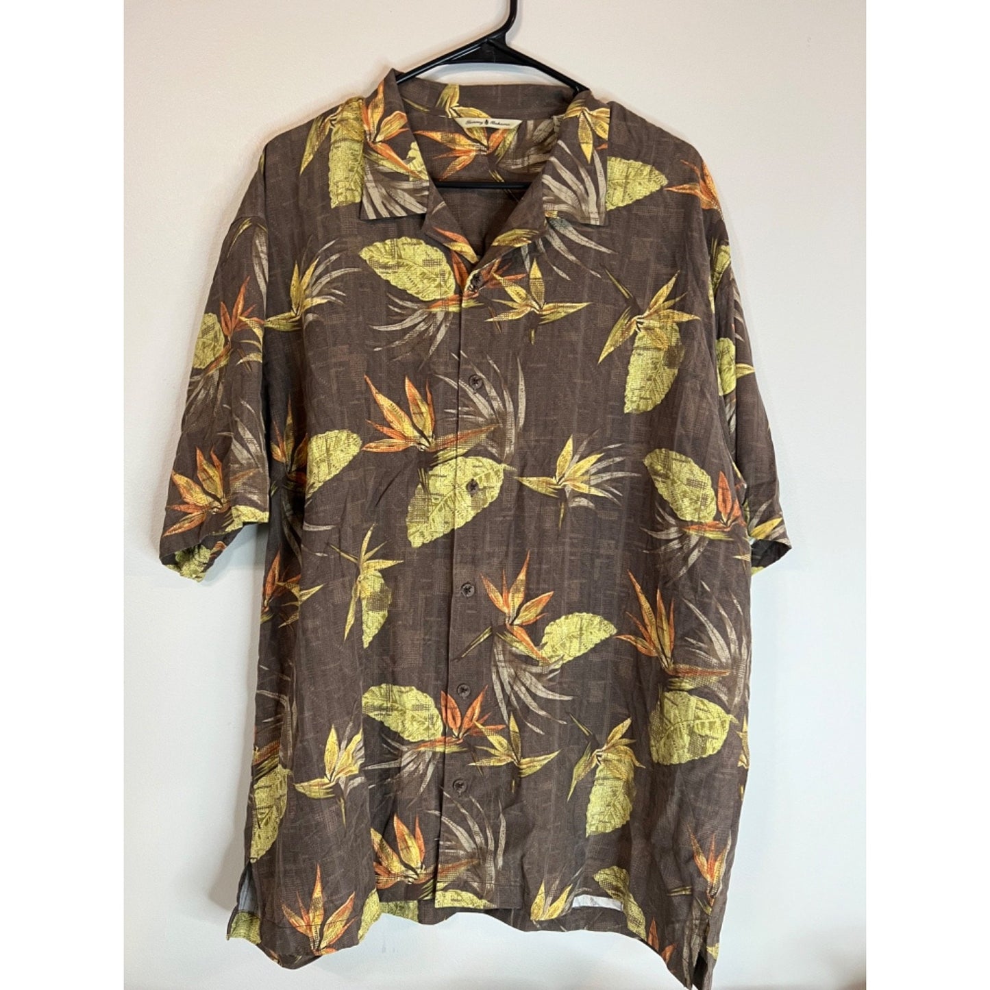 Tommy Bahama XL Button Hawaiian Shirt Birds Paradise Flowers XL Vintage Silk