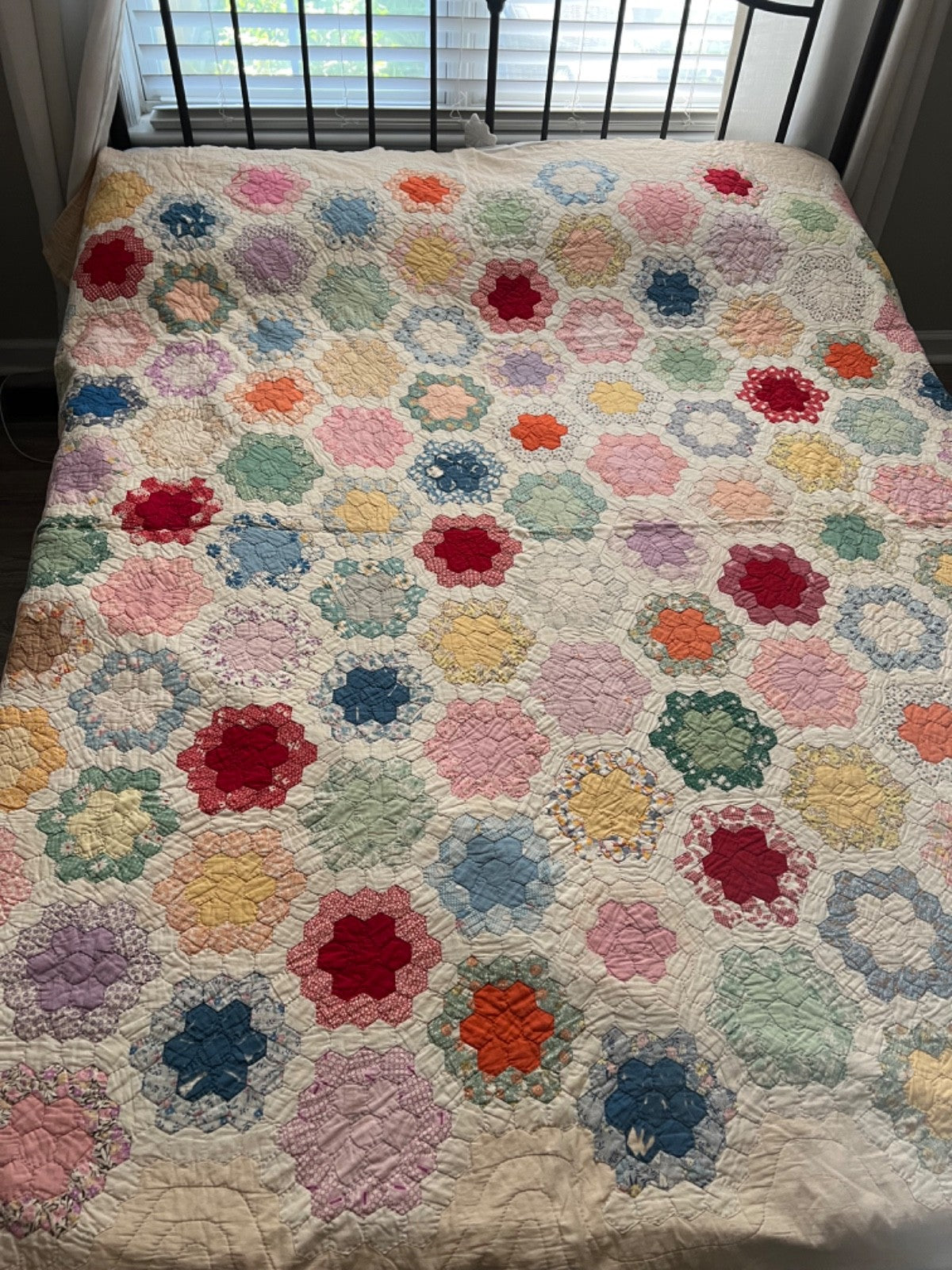 1930's Grandmother's Flower Garden Antique Quilt 80x79