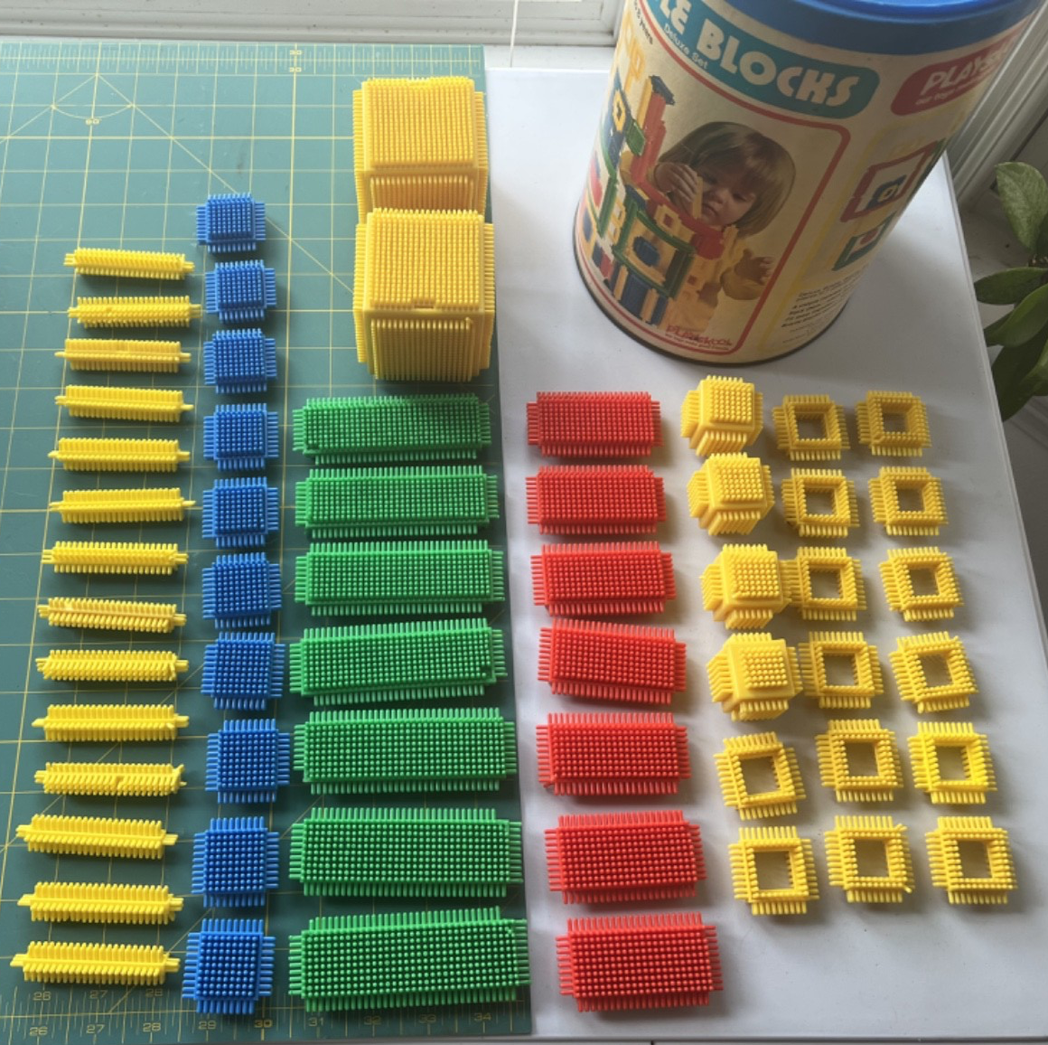 Vintage Playskool Bristle Blocks 1975 Tube & 58 Blocks