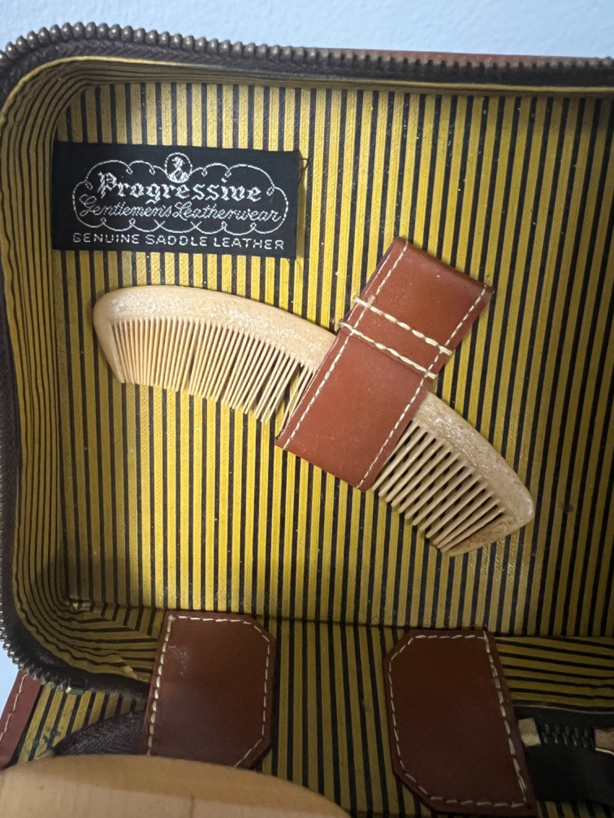 Vintage Progressive Gentleman's Leatherwear Comb Brush Leather Case
