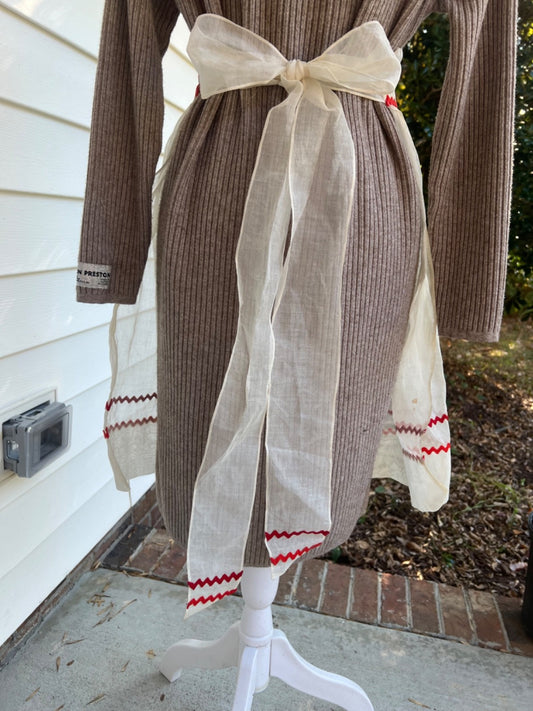 Vintage White Organza Tie Back Apron with Red Rick Rack Detail
